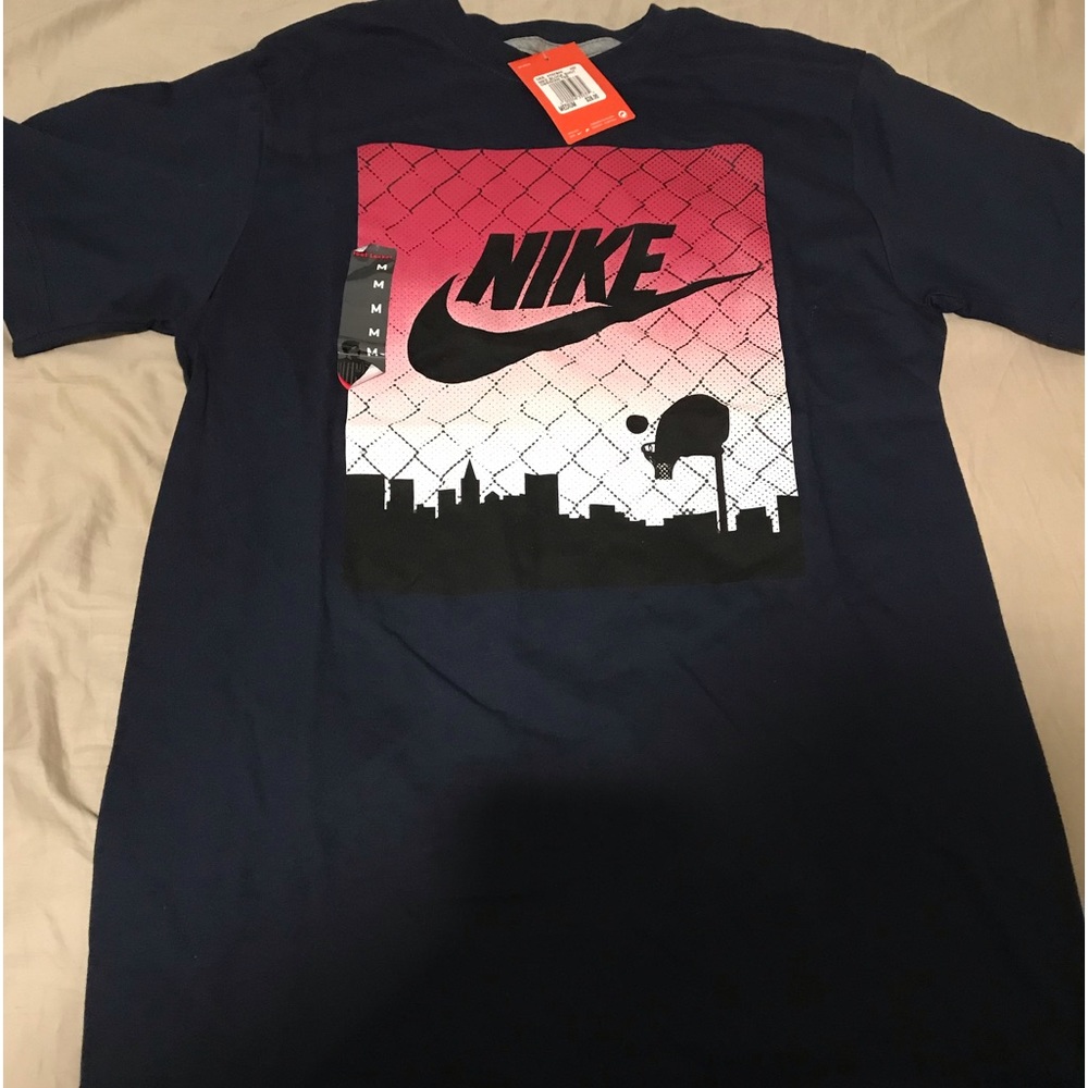 Brand new mens nike shirt size m